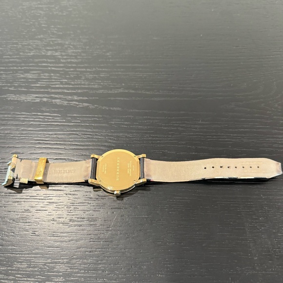 BURBERRY THE CITY GOLD TONE LEATHER STRAP GOLD DIAL WATCH BU9032 🤩 - Picture 7 of 7